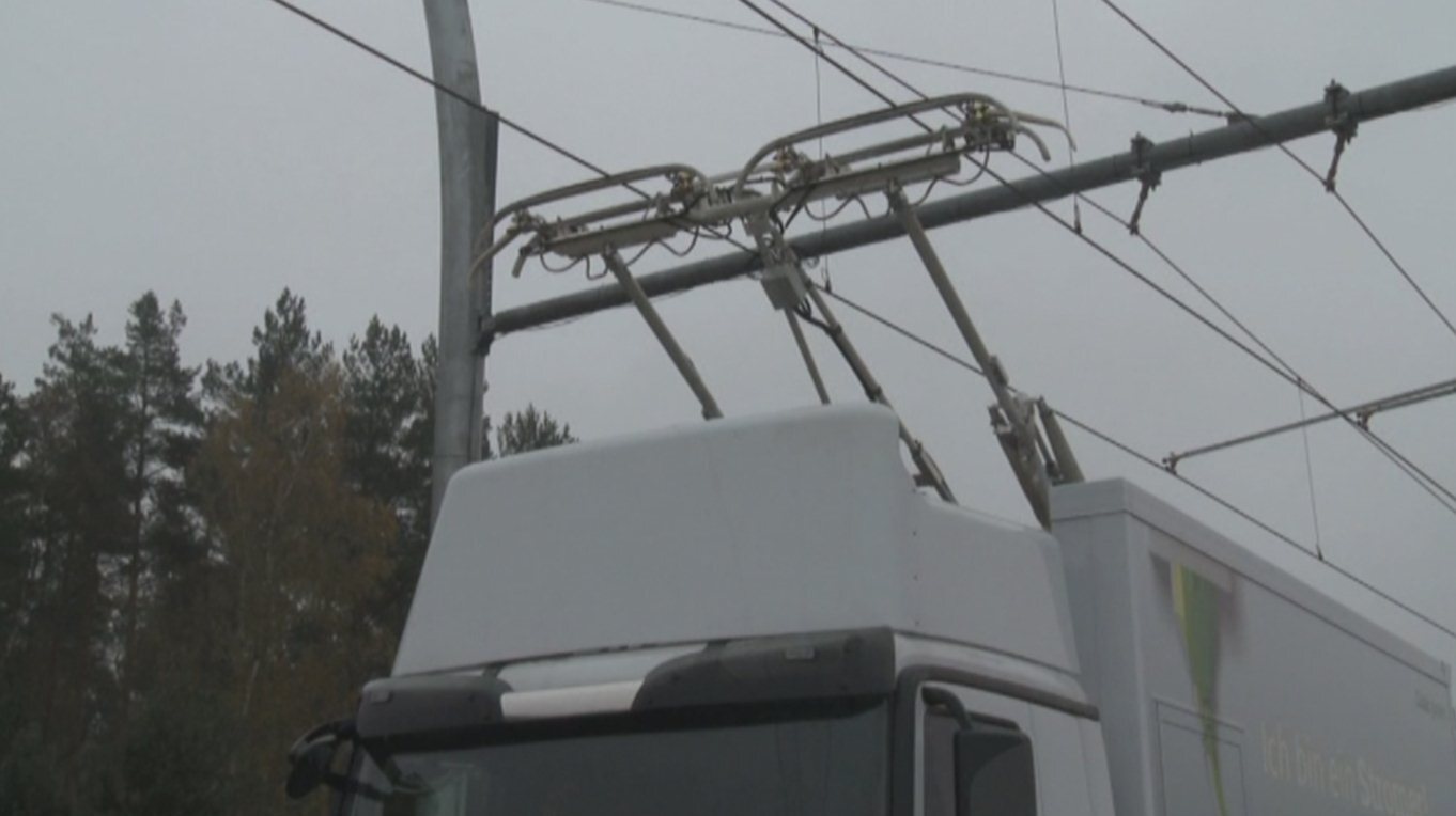 When traveling under eHighway electric power, the vehicle is driven by the electric motor only