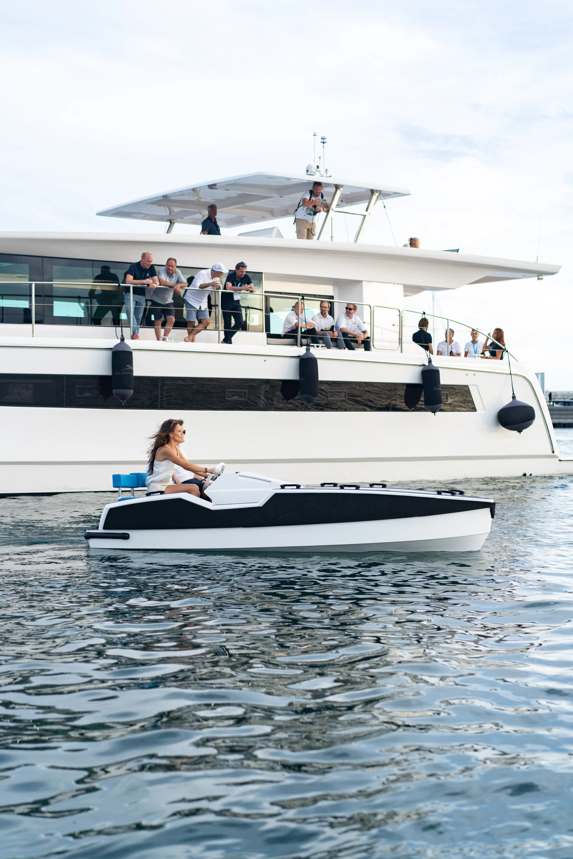 Designed to run at least two hours at cruising speeds, the Tender 400 can ferry passengers to and from a yacht, whether an electric Silent vessel or another make