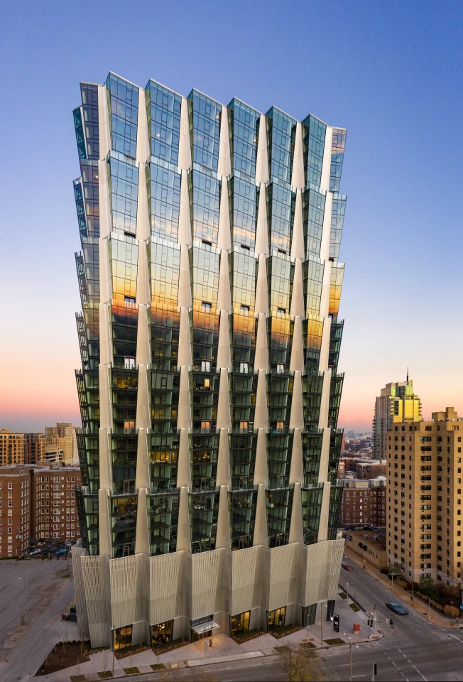 One Hundred has a total floorspace of 520,000 sq ft (roughly 48,300 sq m), most of which is taken up by 316 apartments