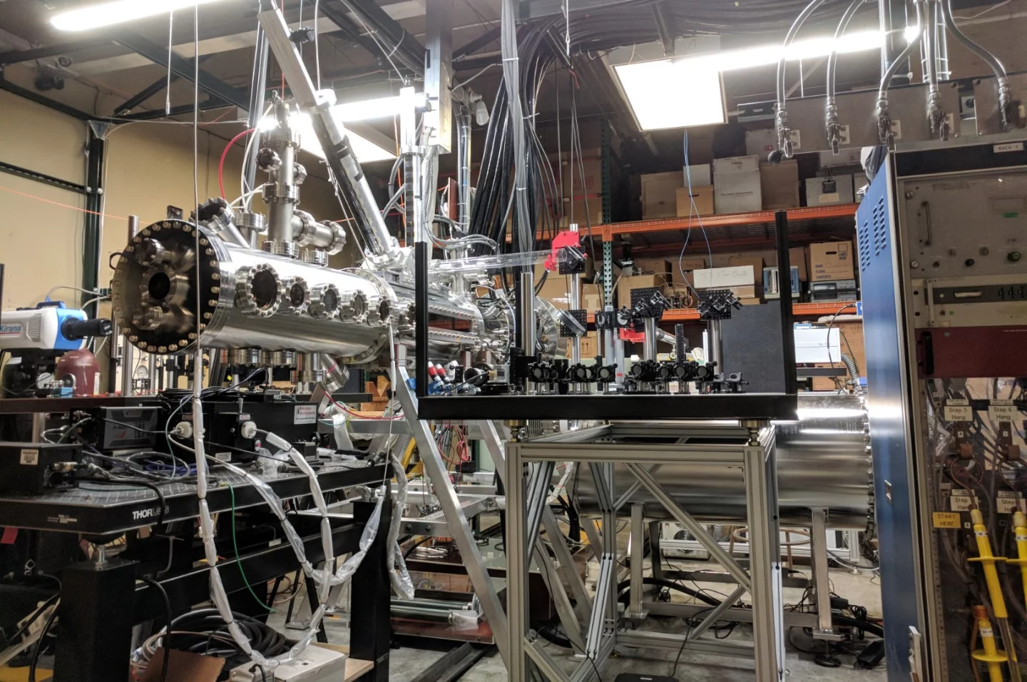 The Z-pinch confinement system at the University of Washington