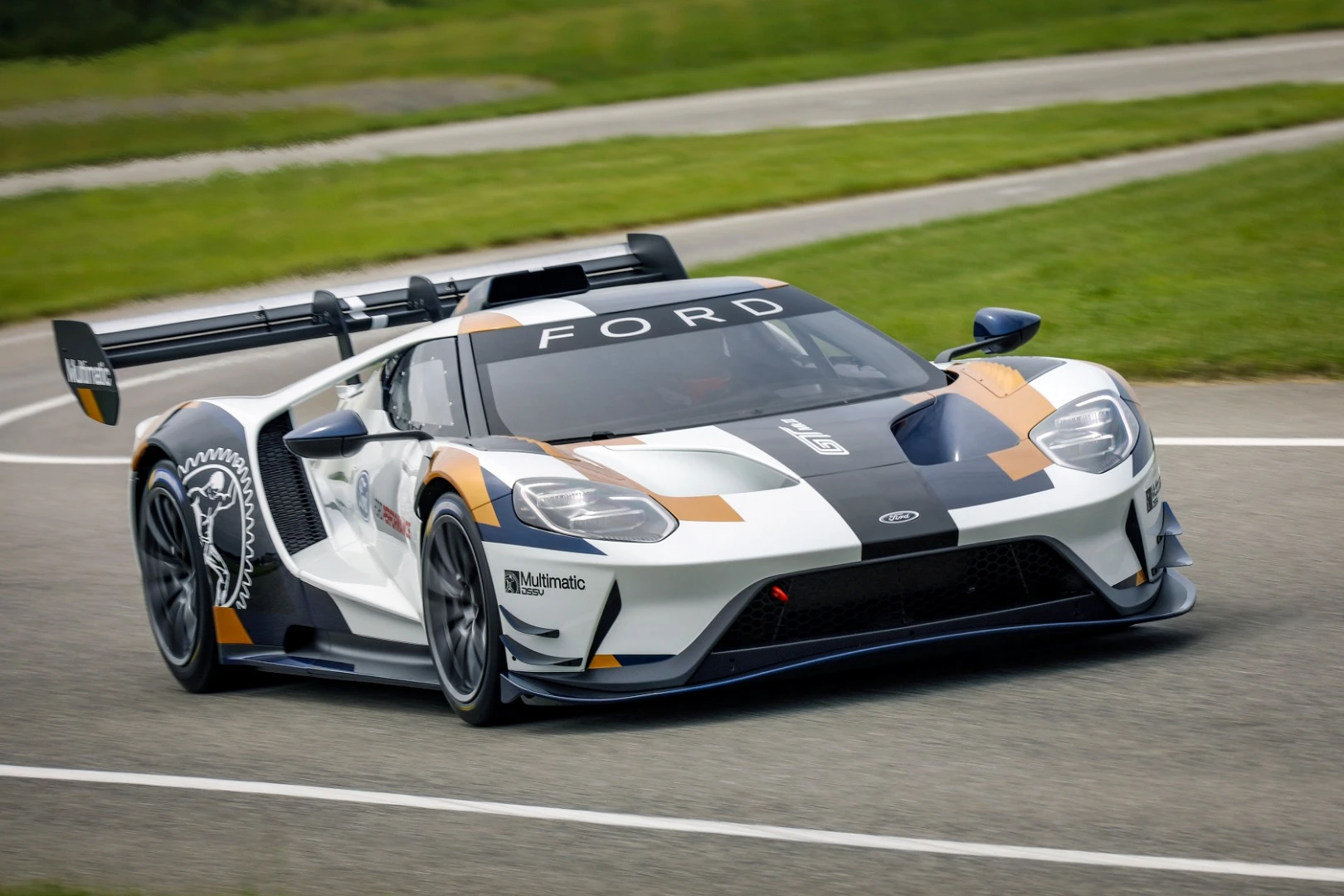 The GT Mk II runs on a 3.5-liter EcoBoost engine outputting 700 hp