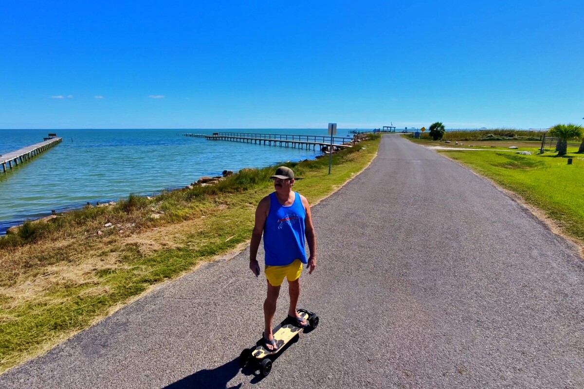 Review: Torquey, ride-anywhere e-board even an old fella can ride