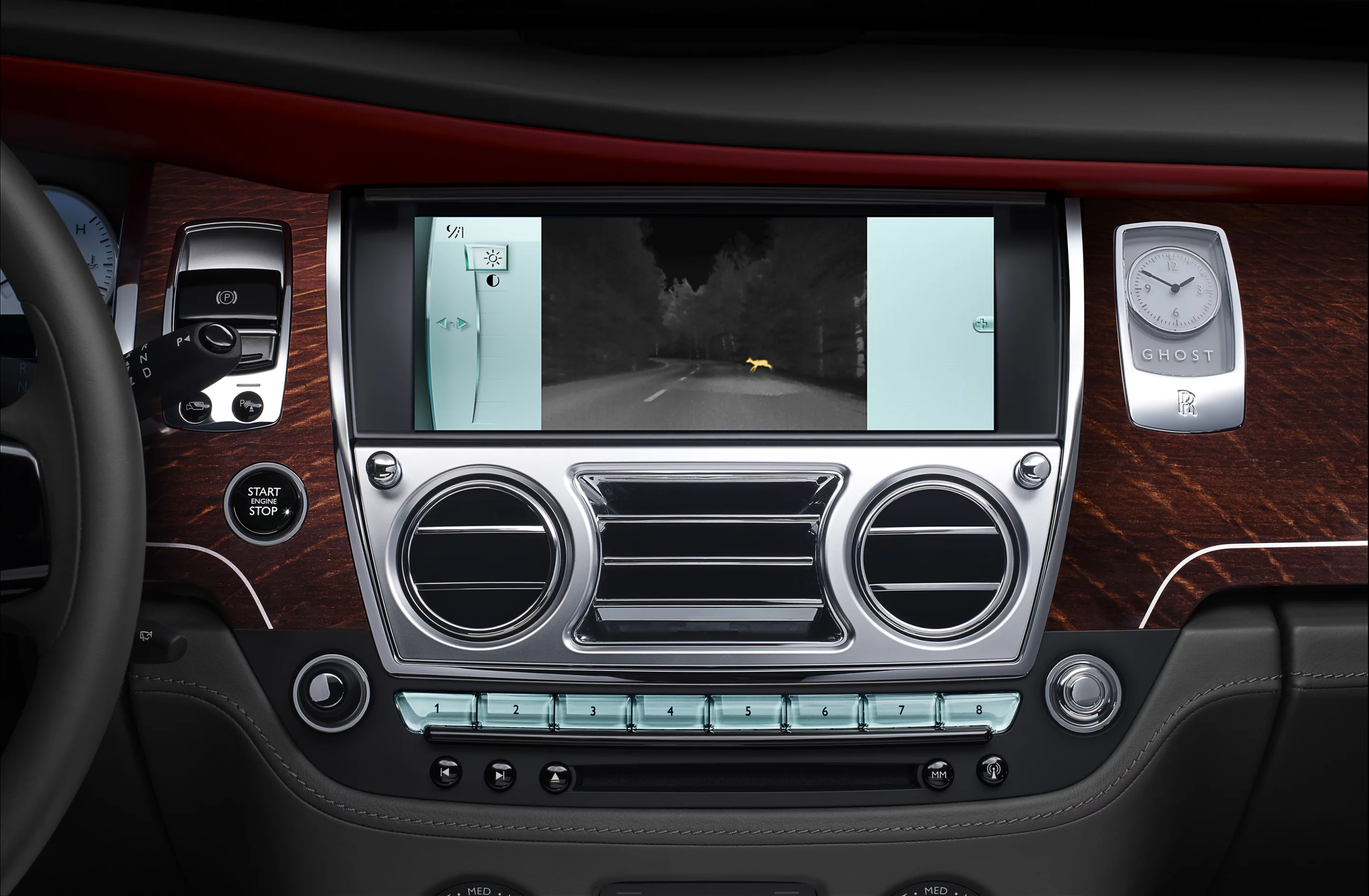 Rolls Royce Ghost Series II: 10.25" high-def screen