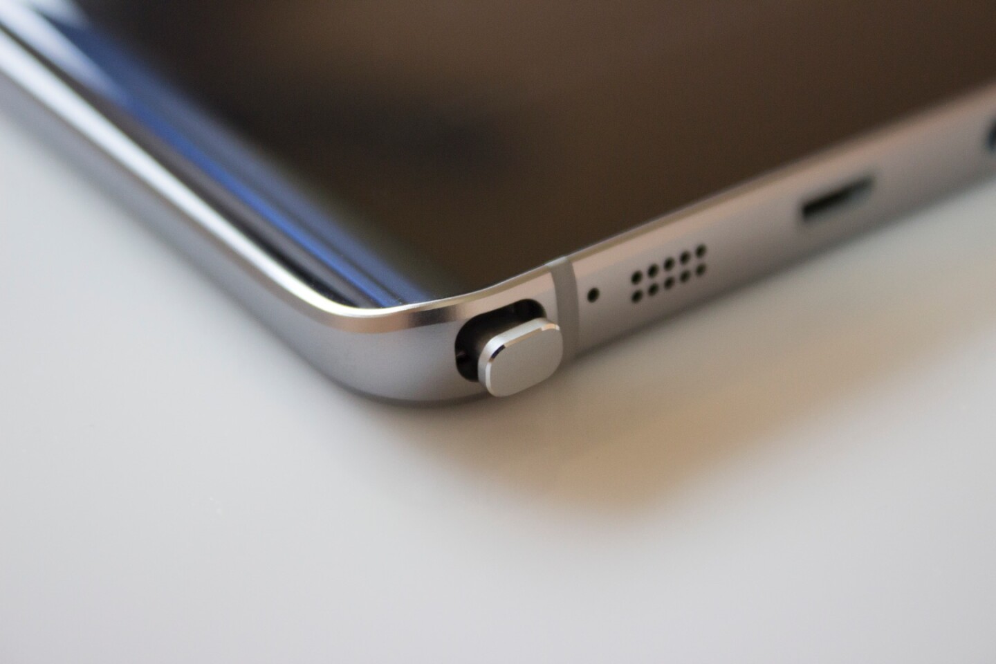 Clicking out the end of the S Pen