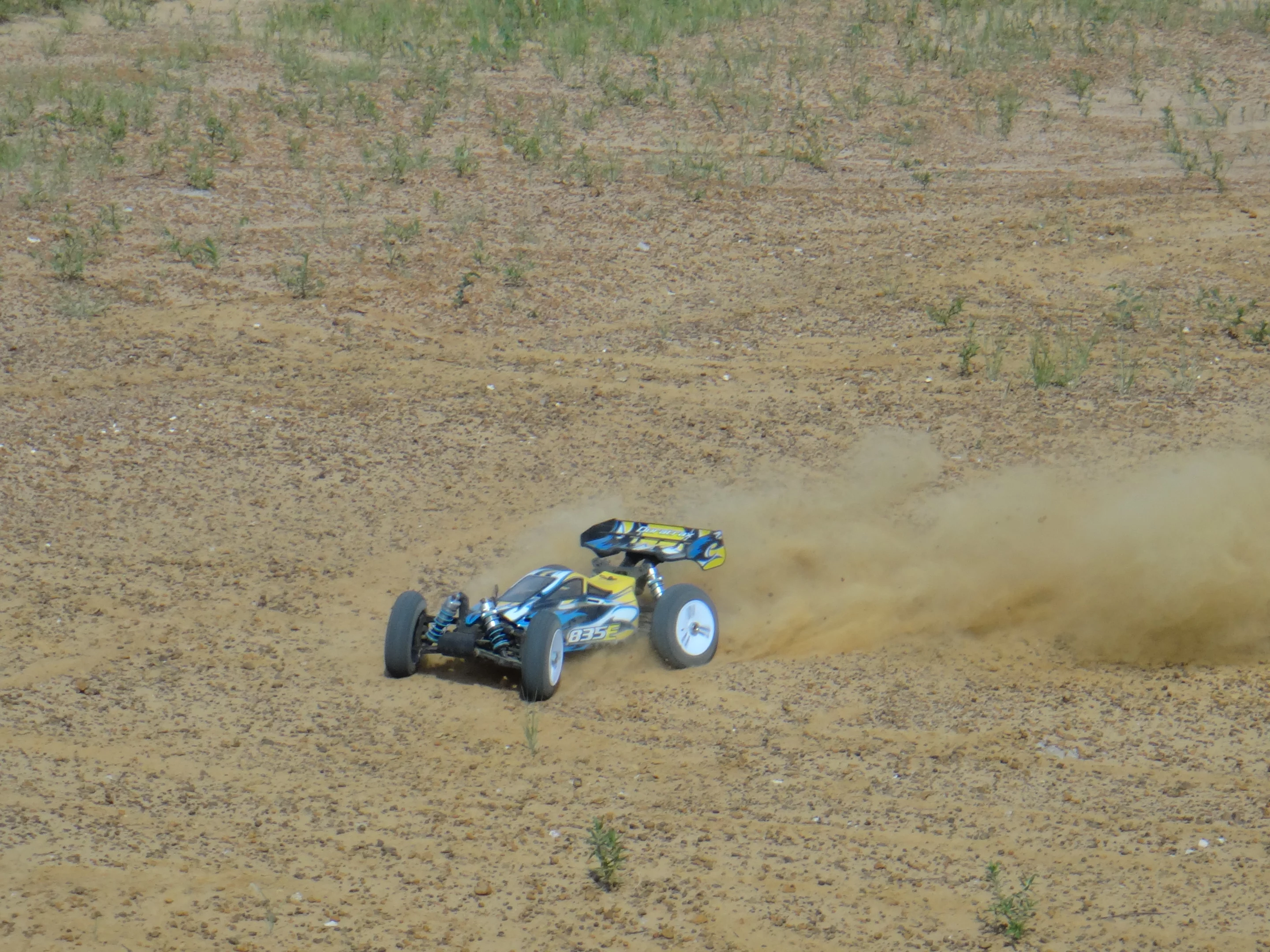 With its heavy-duty shocks, the car practically glides over rough terrain, even at higher speeds