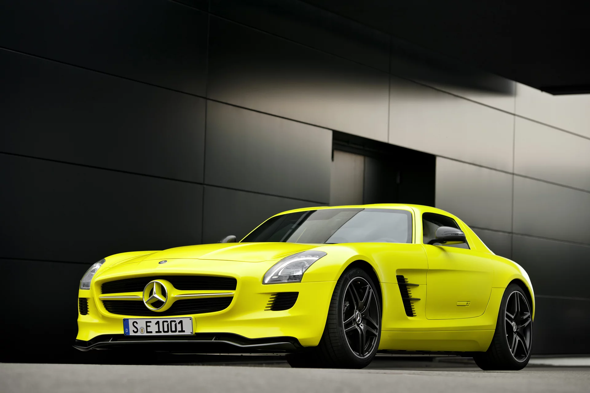 The Mercedes-Benz SLS AMG E-Cell