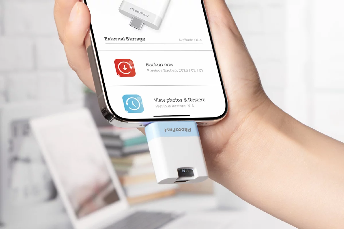 The PhotoCube PD+ offers data transfer speeds of up to 5Gbps