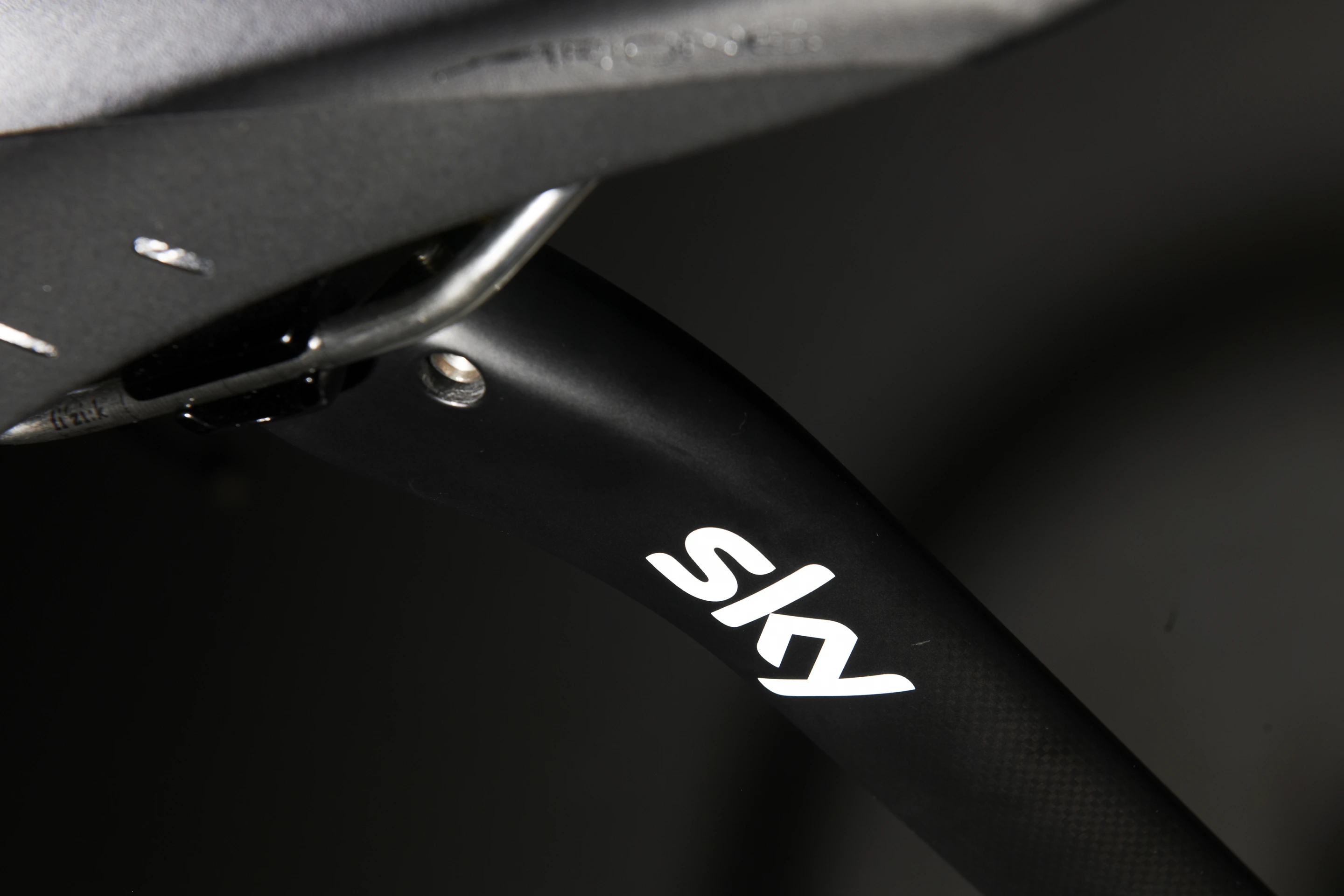 It also has a new aero seat post