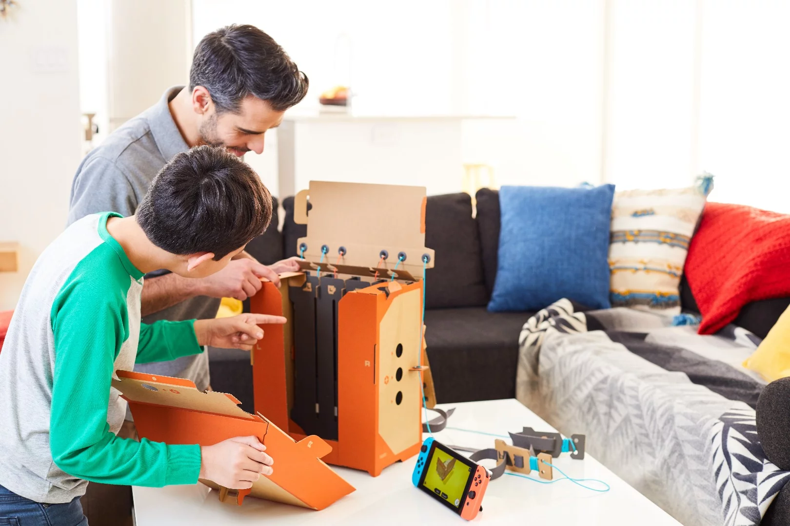 The Nintendo Labo Toy-Con Robot is the most advanced kit, including a pulley-packed backpack, a visor and ankle attachments