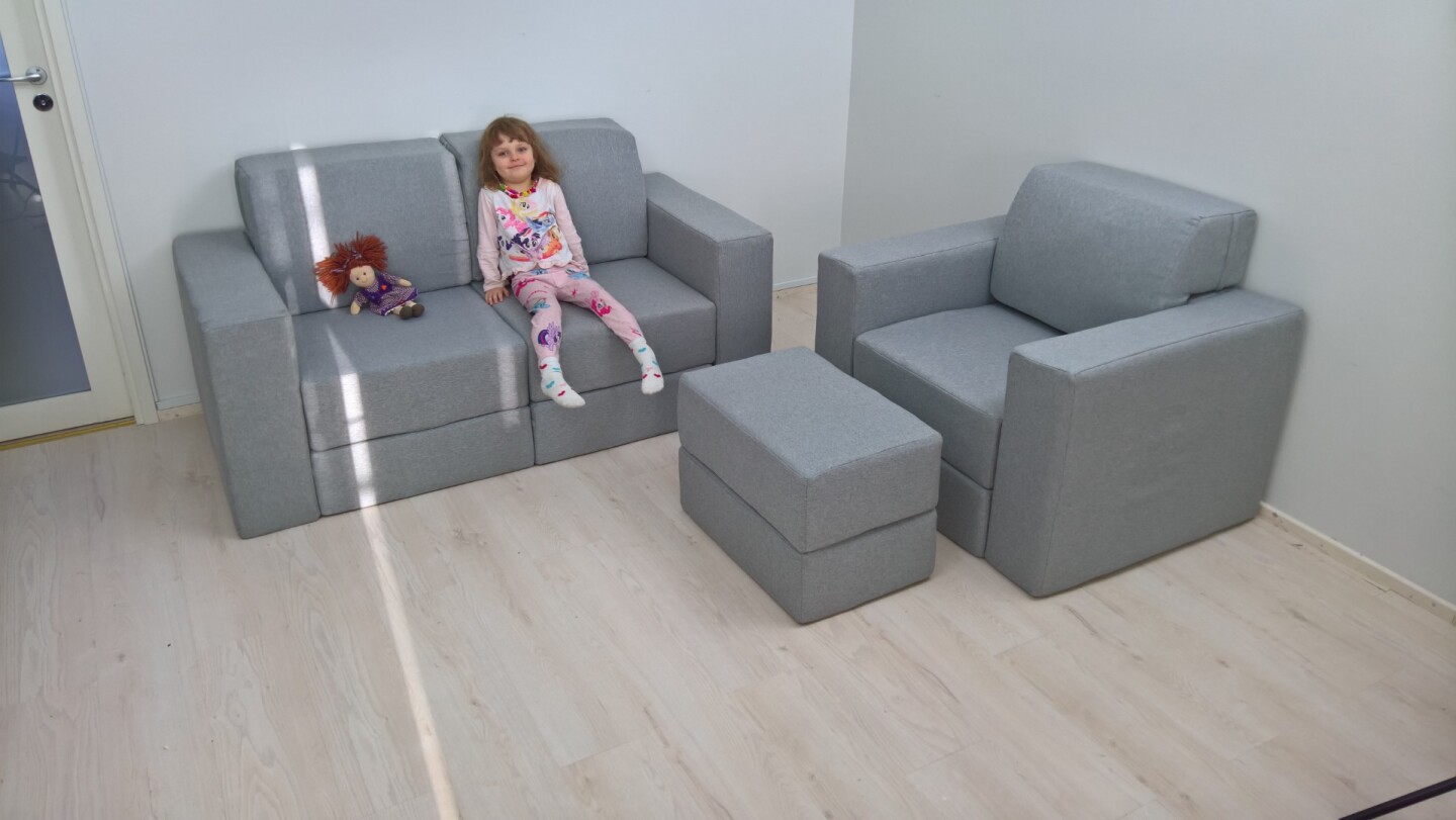 BiT incorporates back support elements and is designed to offer good back and postural support, consistent with traditional sofa lounges and armchairs