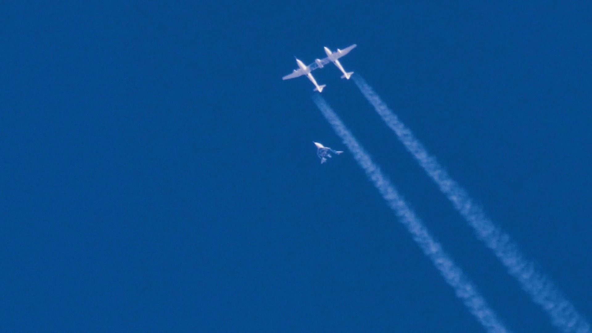 Virgin Galactic's VSS Unity detaches from its mothership