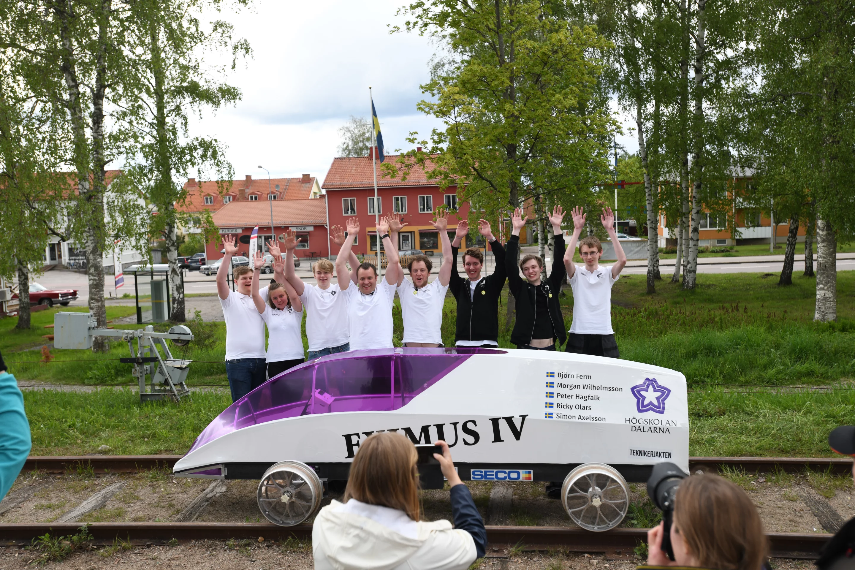 The energy contained in just a teaspoon of gasoline would take you 75 km in the Eximus IV, making it the world's most efficient vehicle