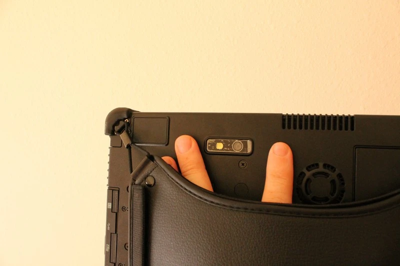 The rear camera is 5 MP, front camera is 2 MP (Photo: Eric Mack/Gizmag.com)