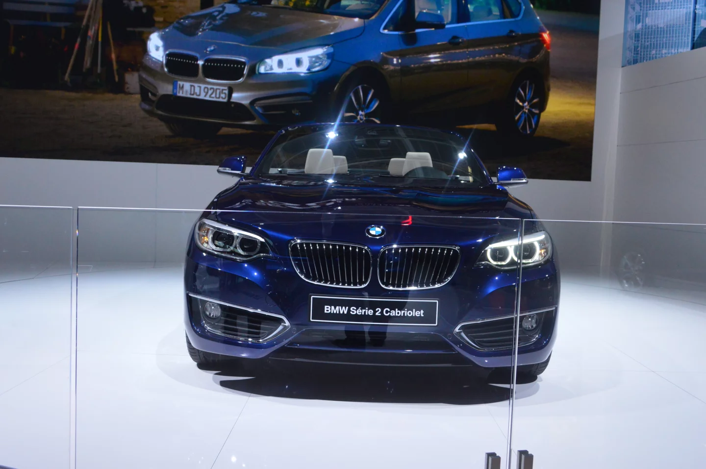 The acoustically-designed soft top can be opened or closed in 20 seconds, at up to 50 km/h (31 mph) (Photo: C.C. Weiss/Gizmag)