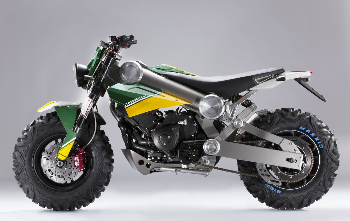 Brutus 750 is powered by a 750 cc single-cylinder engine, with liquid-cooling, DOHC, 4 valves and an automatic CVT transmission