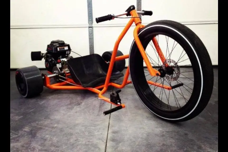 Hydraulic disc brakes at the rear will bring the drifting to a stop