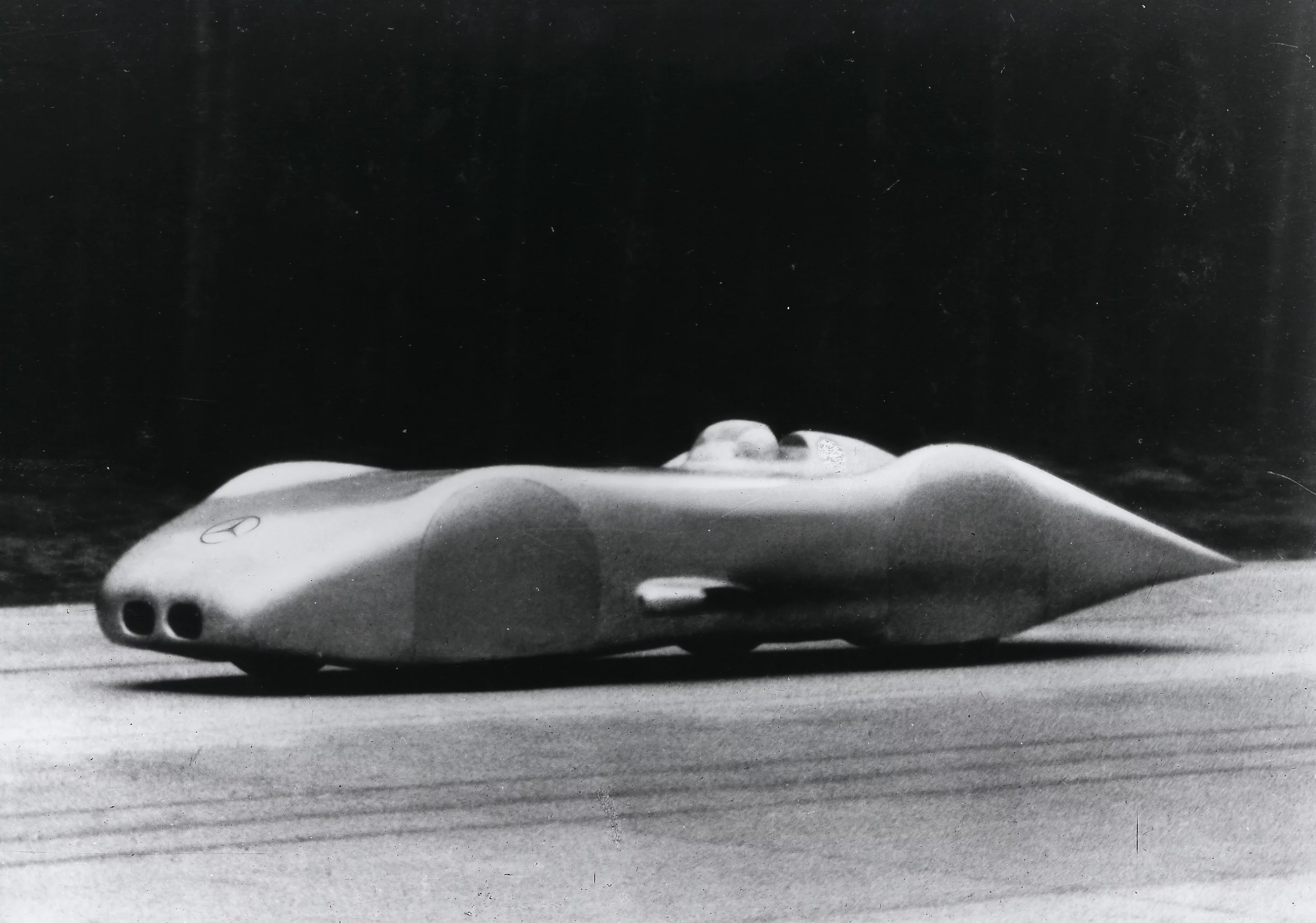 Mercedes-Benz 12-cylinder record car W 125, 1938. At the wheel of this record car, Rudolf Caracciola established a new record on the Darmstadt – Frankfurt/Main motorway. One kilometer from a flying start at an average speed of 432 km/h.