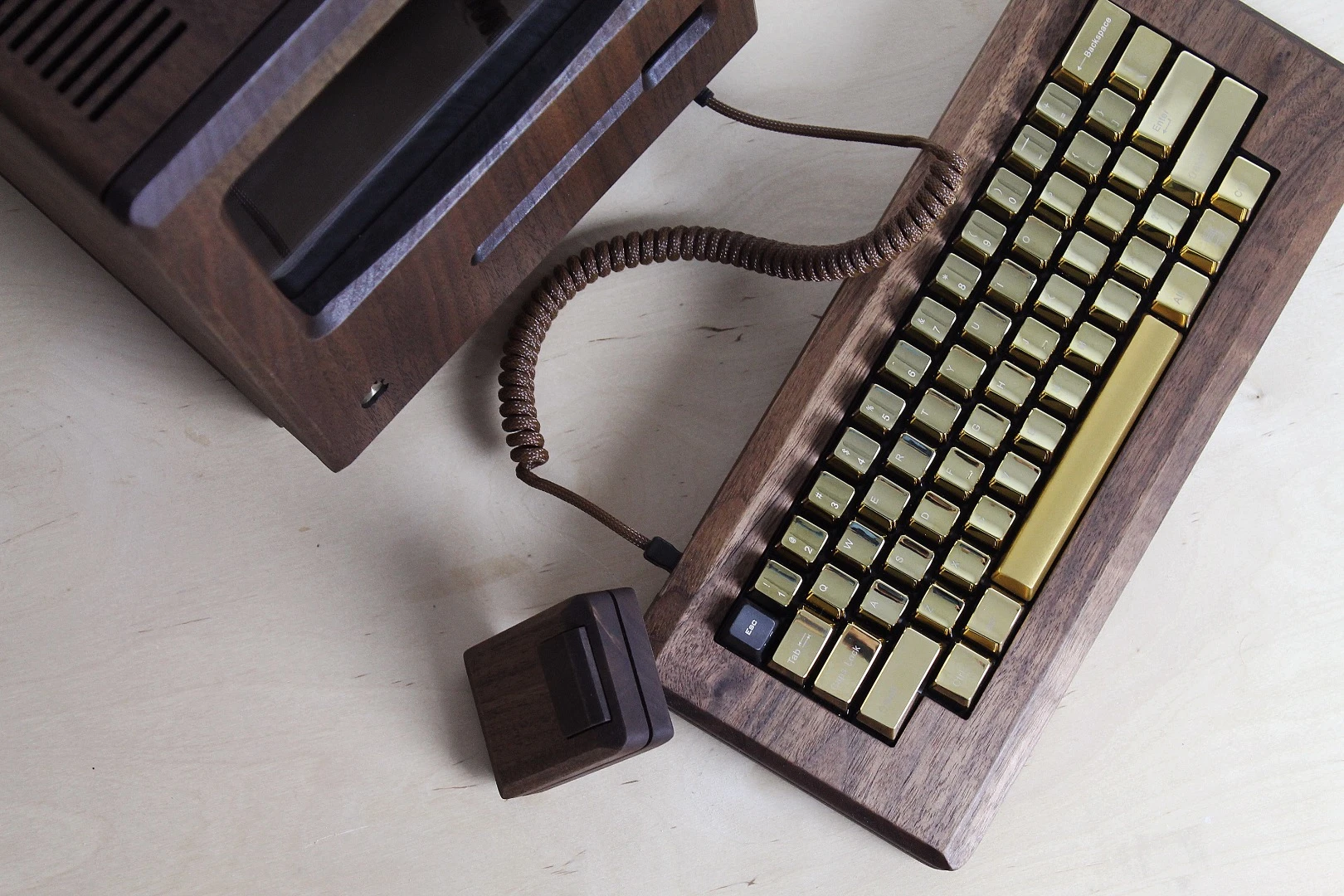 The Golden Apple: A replica of an old Apple MacIntosh fitted with a working Mac Mini