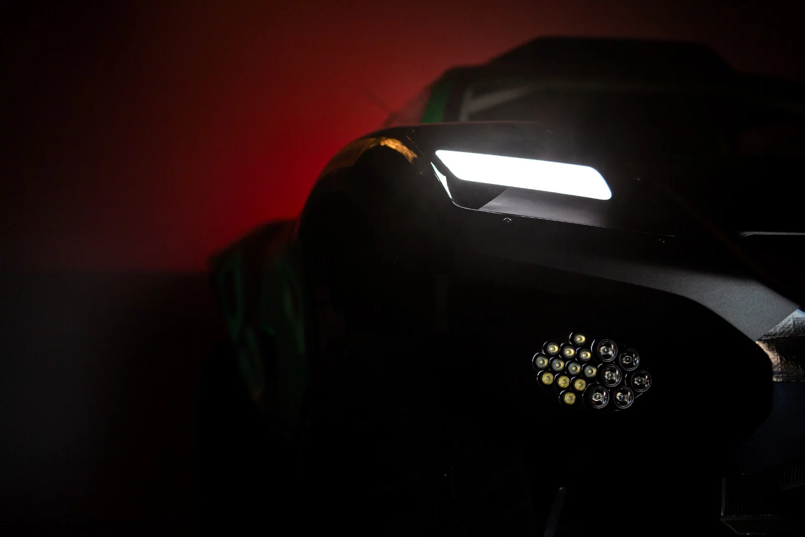 The Odyssey 21 has a double-wishbone suspension with triple-adjustable damping