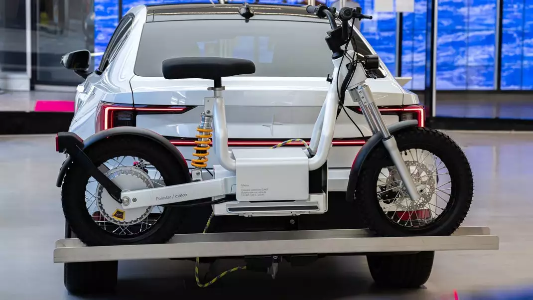 Polestar and Cake team up to hitch the Makka to the Polestar 2 and allow it to charge on the ride