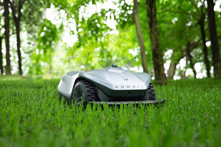 The Neomow X is presently on Kickstarter