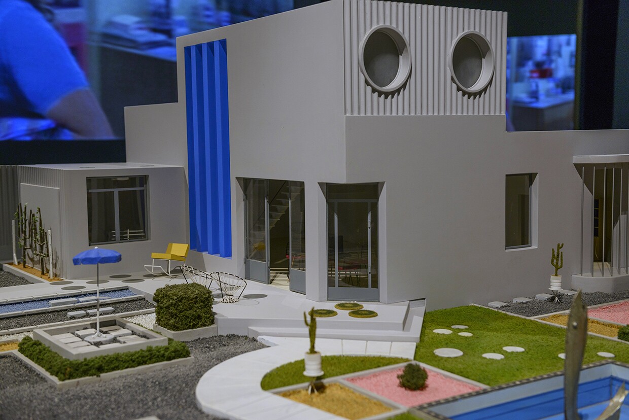 A model scene from Jacques Tati's modernist "Mon Oncle" in the French pavilion (Image: Andrea Avezzù, courtesy la Biennale di Venezia)