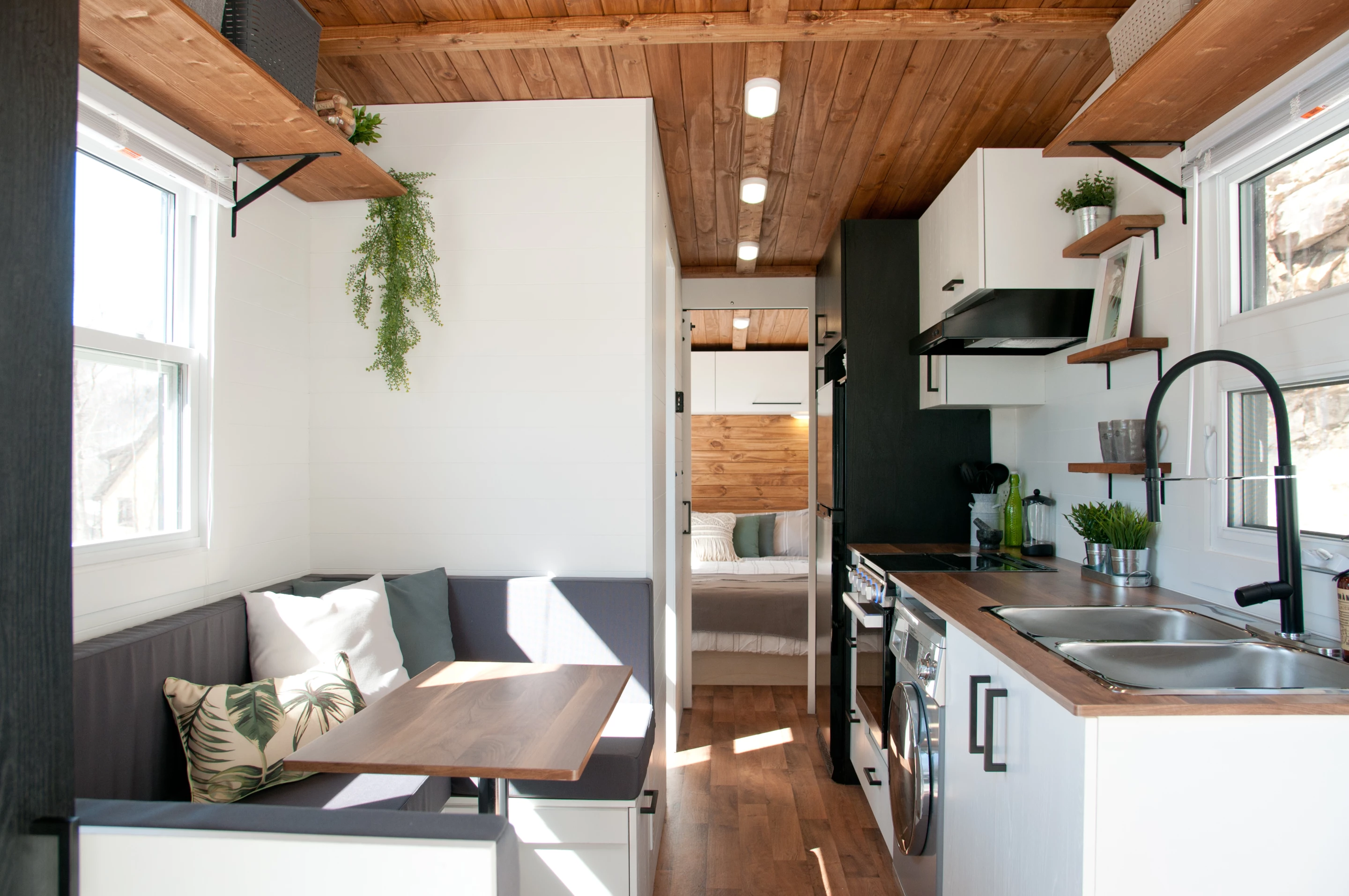 The Nomad's interior is arranged on one floor and has a total floorspace of 165 sq ft (roughly 15 sq m)
