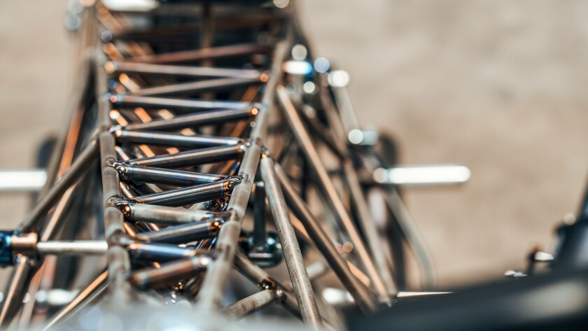 The tubular lattice frame comprises no less than 134 9mm titanium rods