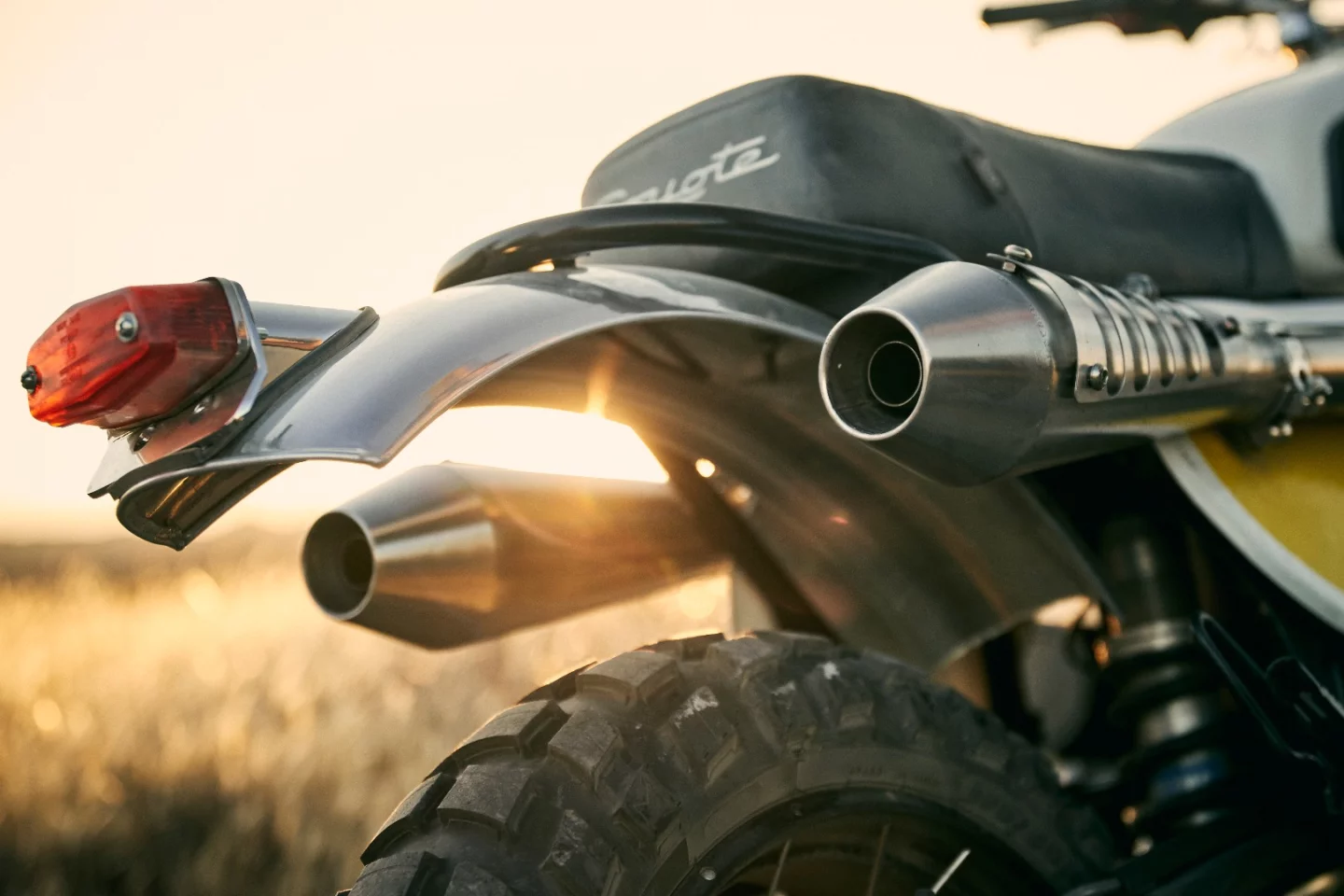 Coyote: scrambler style pipes