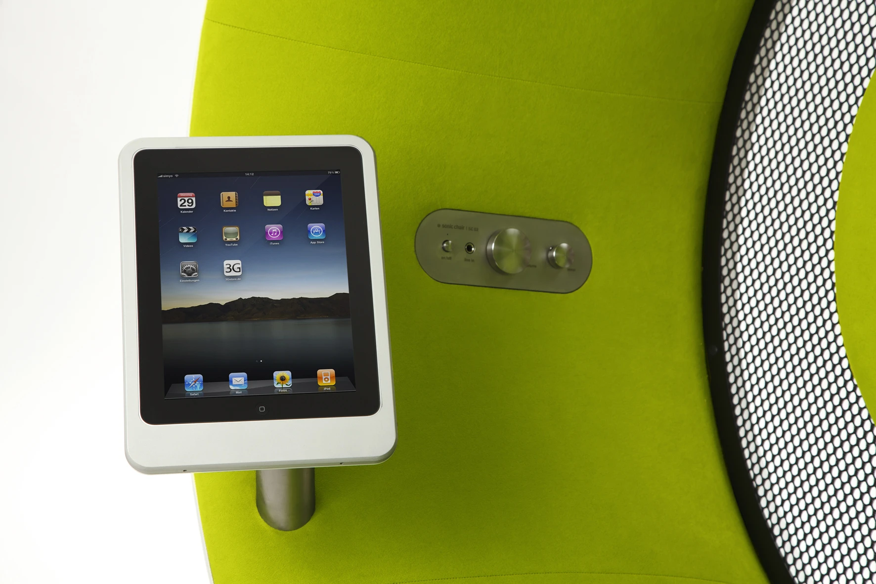 The SC02 with iPad