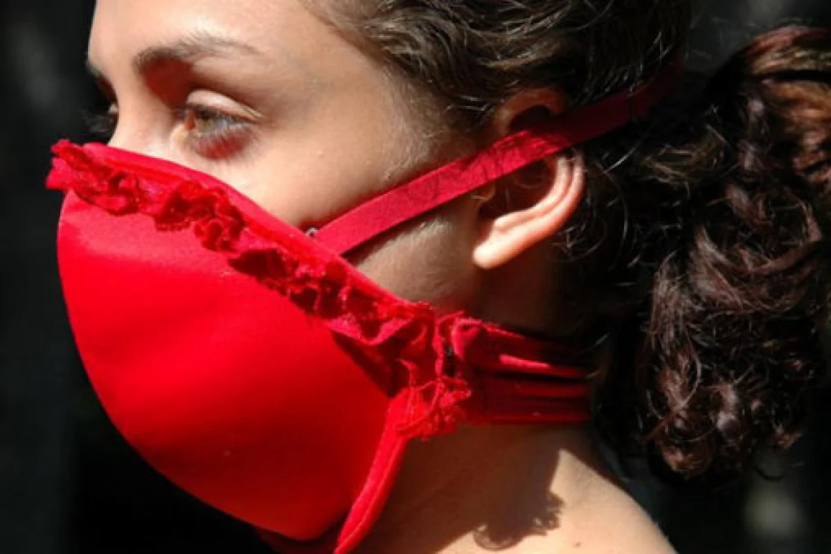 The Emergency Bra as a facemask