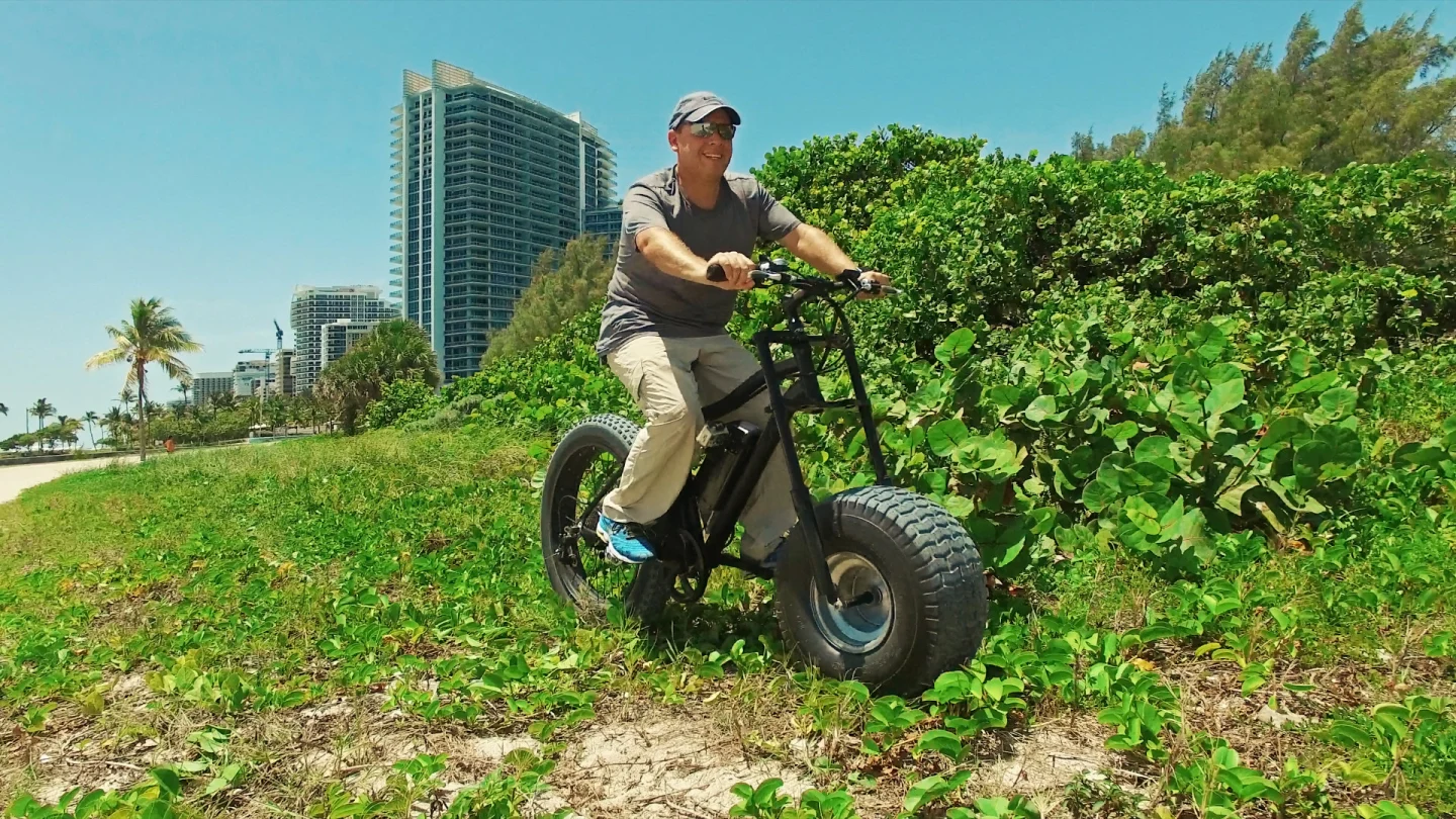 The Xterrain500 has a battery range of approximately 25 miles (40 km) per charge