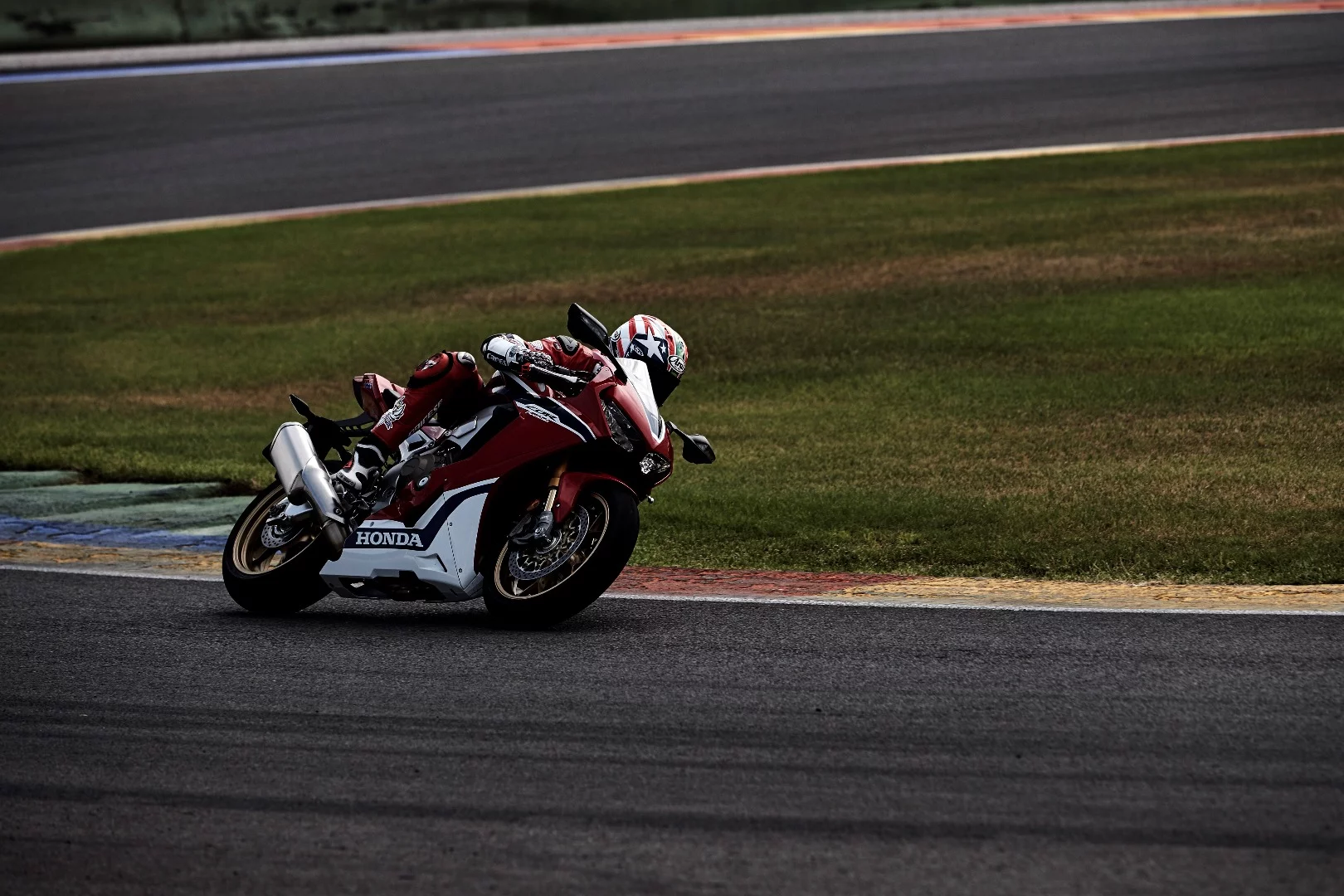 Nicky Hayden while testing the Honda CBR1000RR Fireblade SP