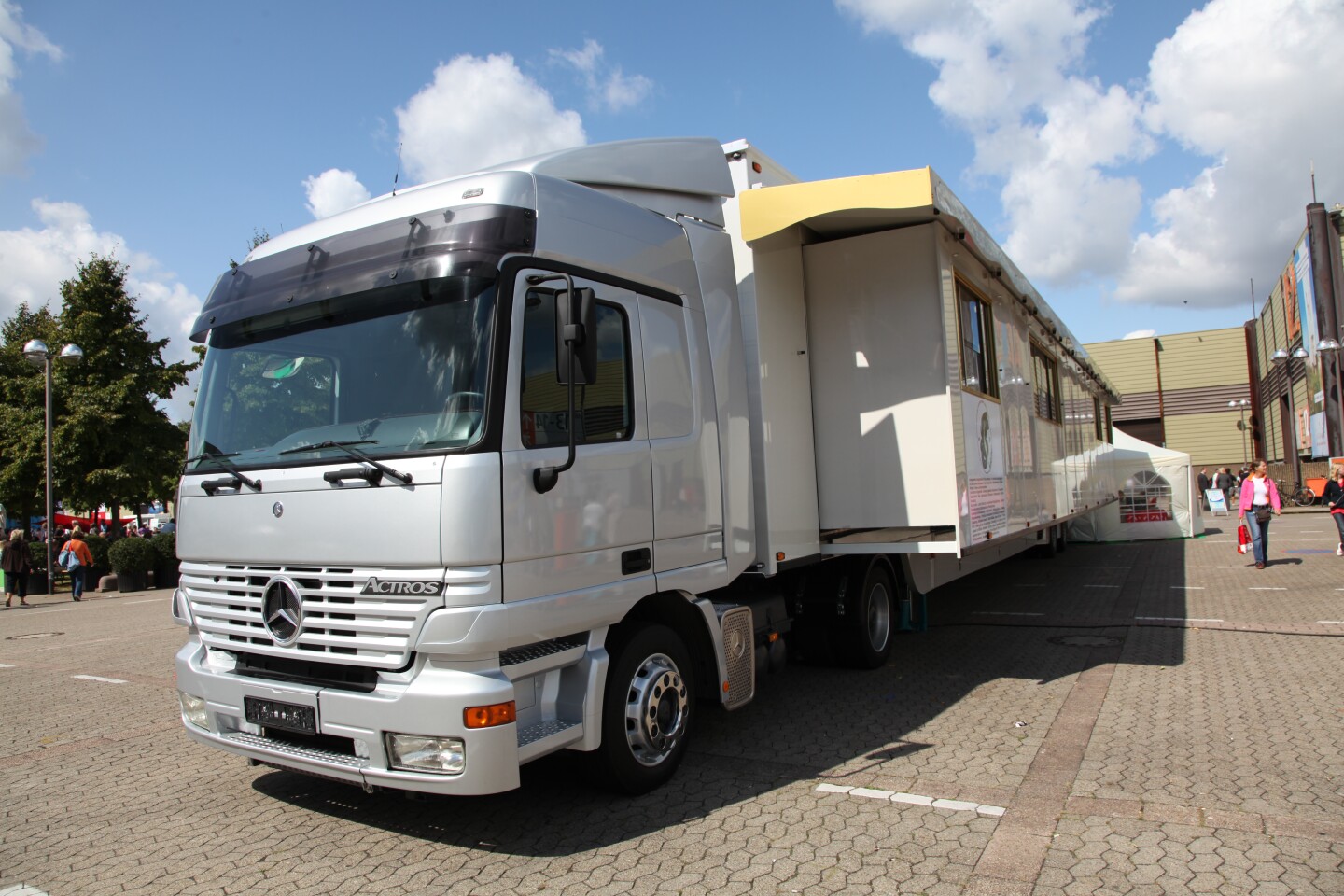 The world's largest singlestory motorhome?