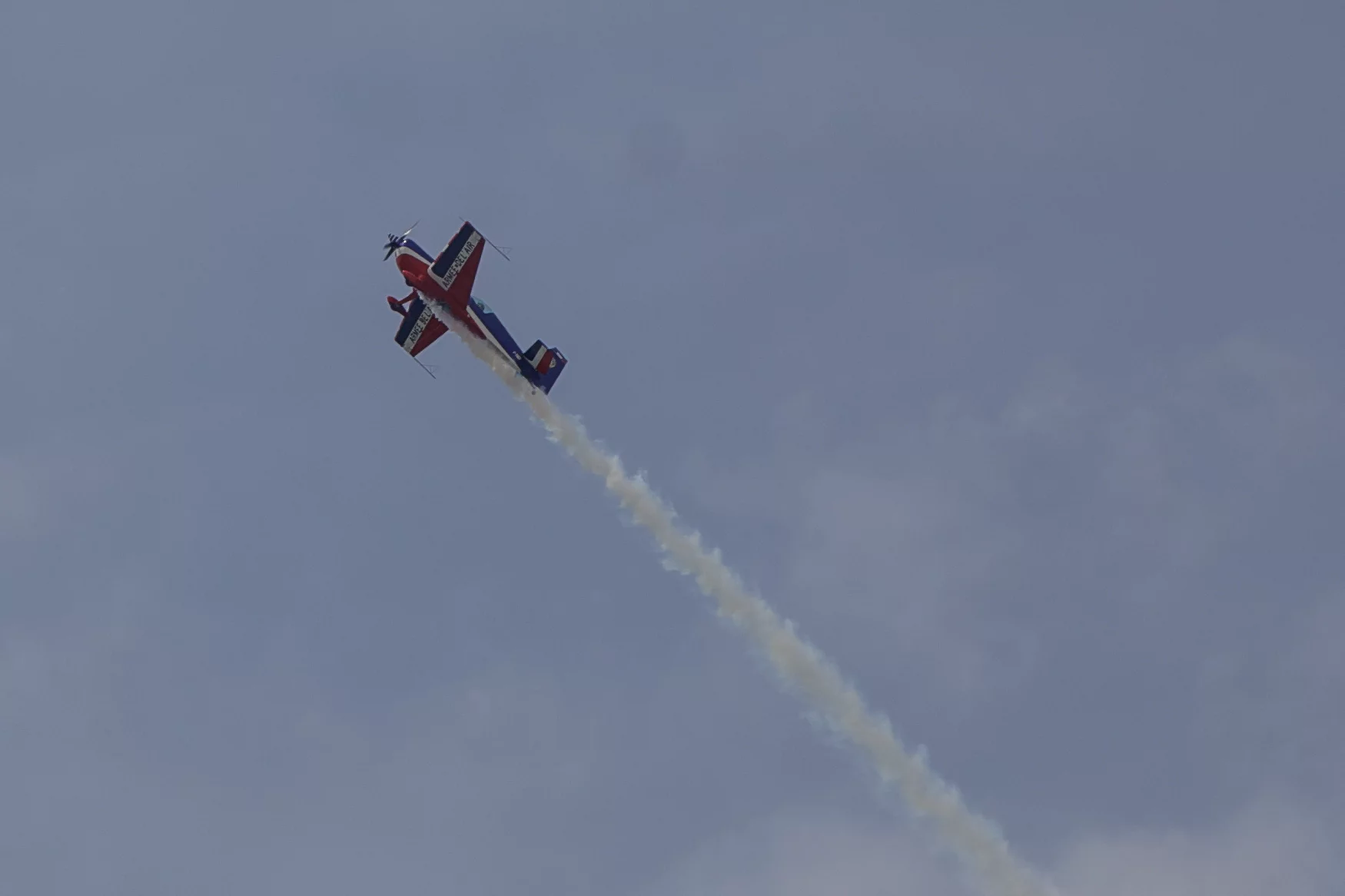 Aerobatic display at the 2013 Paris Air Show (Photo: Noel McKeegan/Gizmag)