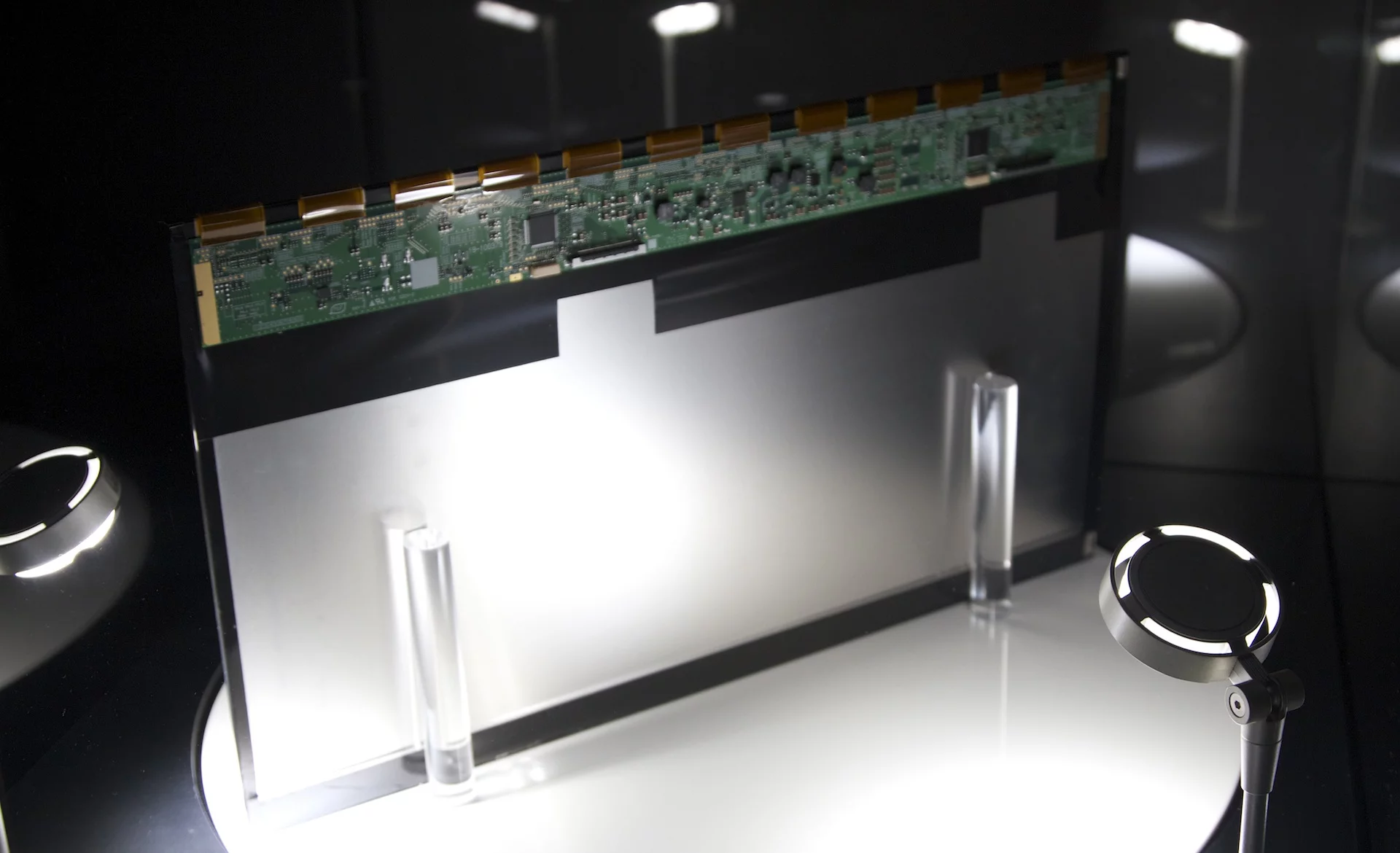 The internals of the 4K2K display from Panasonic