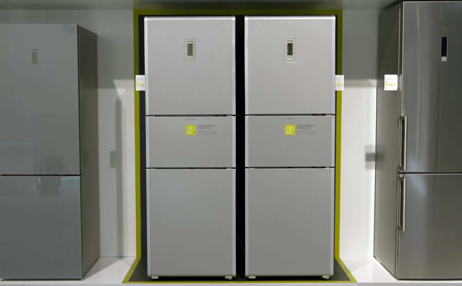 Siemen’s KG38QAL30 Freshness Center sports a stainless steel look exterior and three different storage zones