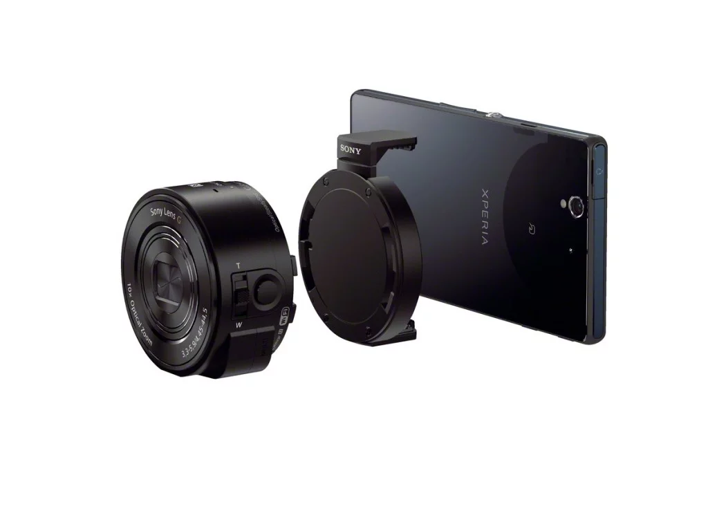 The QX cameras can be mounted on a paired smartphone, or used on their own