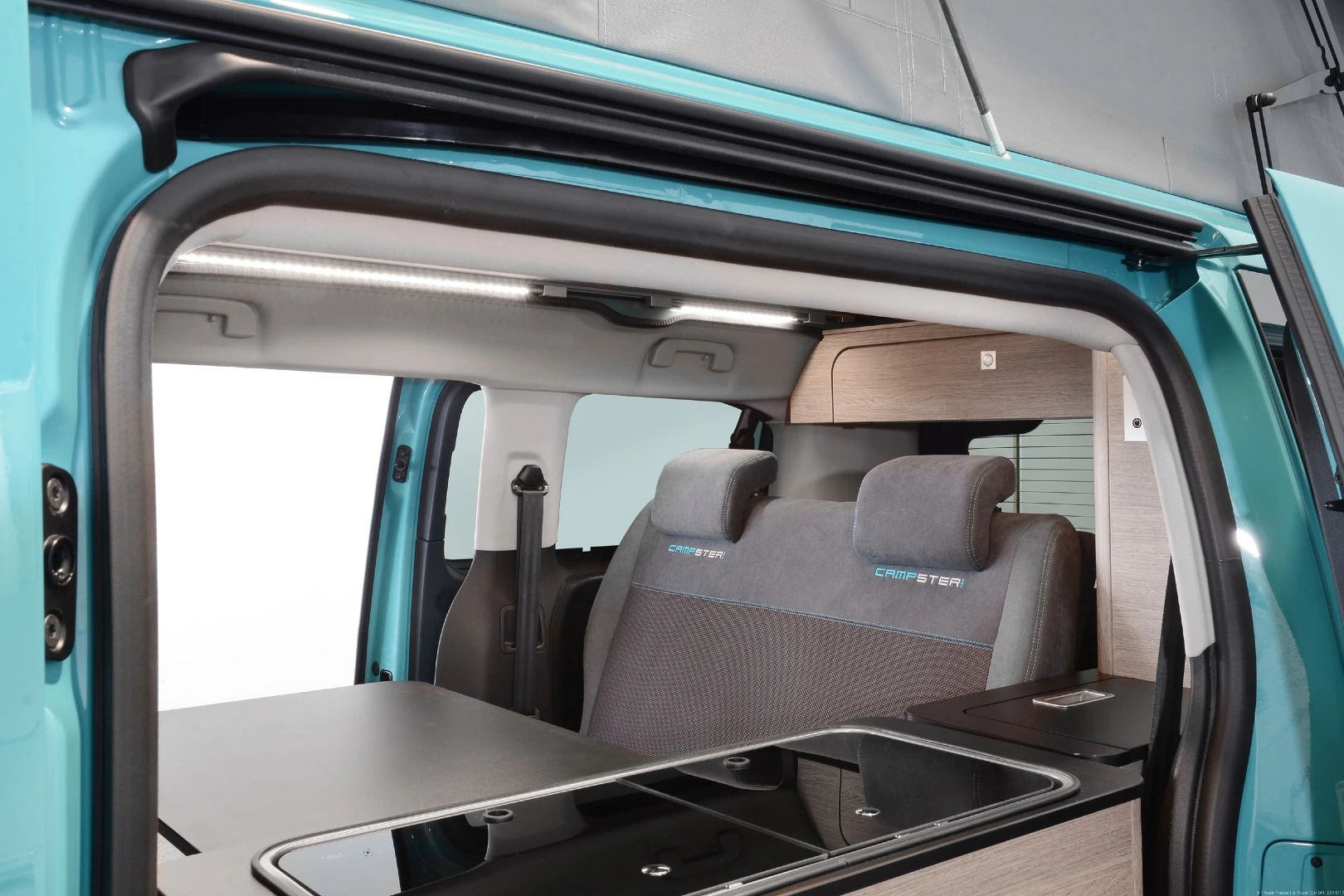 Pössl offers both manual and electric sliding doors