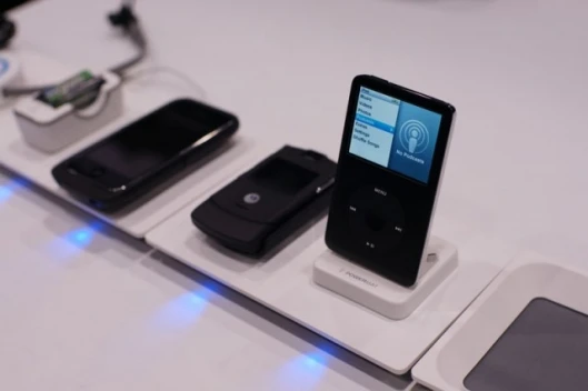 Powermat display at CES 2009