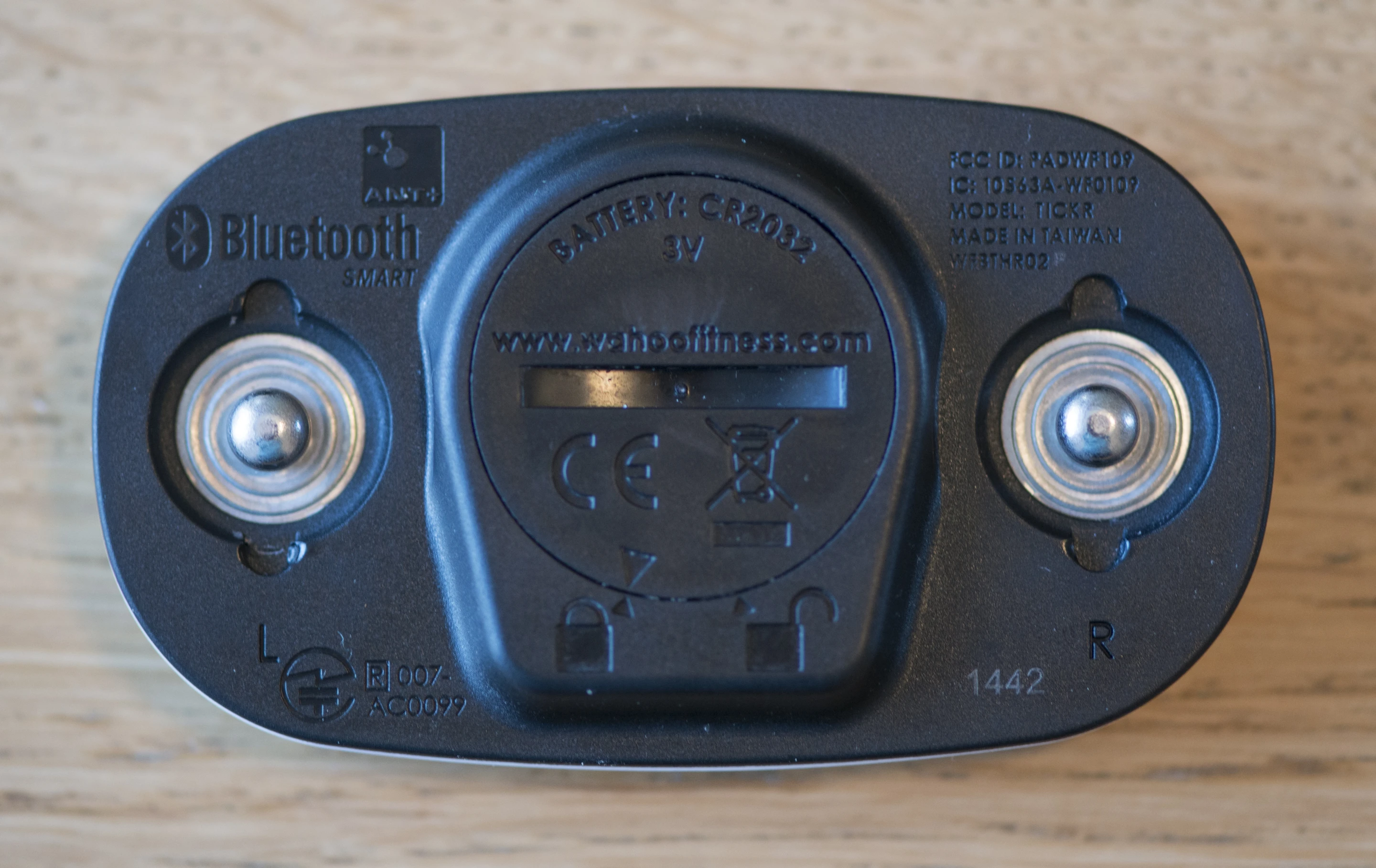 The Wahoo Fitness Tickr X clicks onto the chest strap (Photo: Simon Crisp/Gizmag.com)