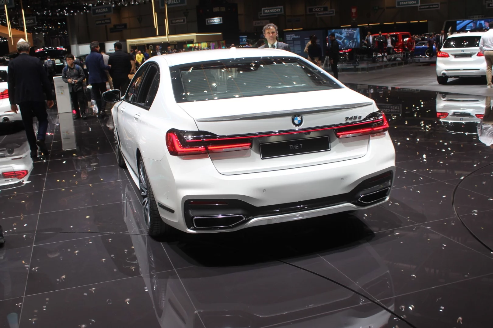 The new 745E iPerformance has its battery upgraded from 9.2 kWh to 12 kWh, and now gives you some 50-54 km (31-34 mi) of all-electric driving for daily duties