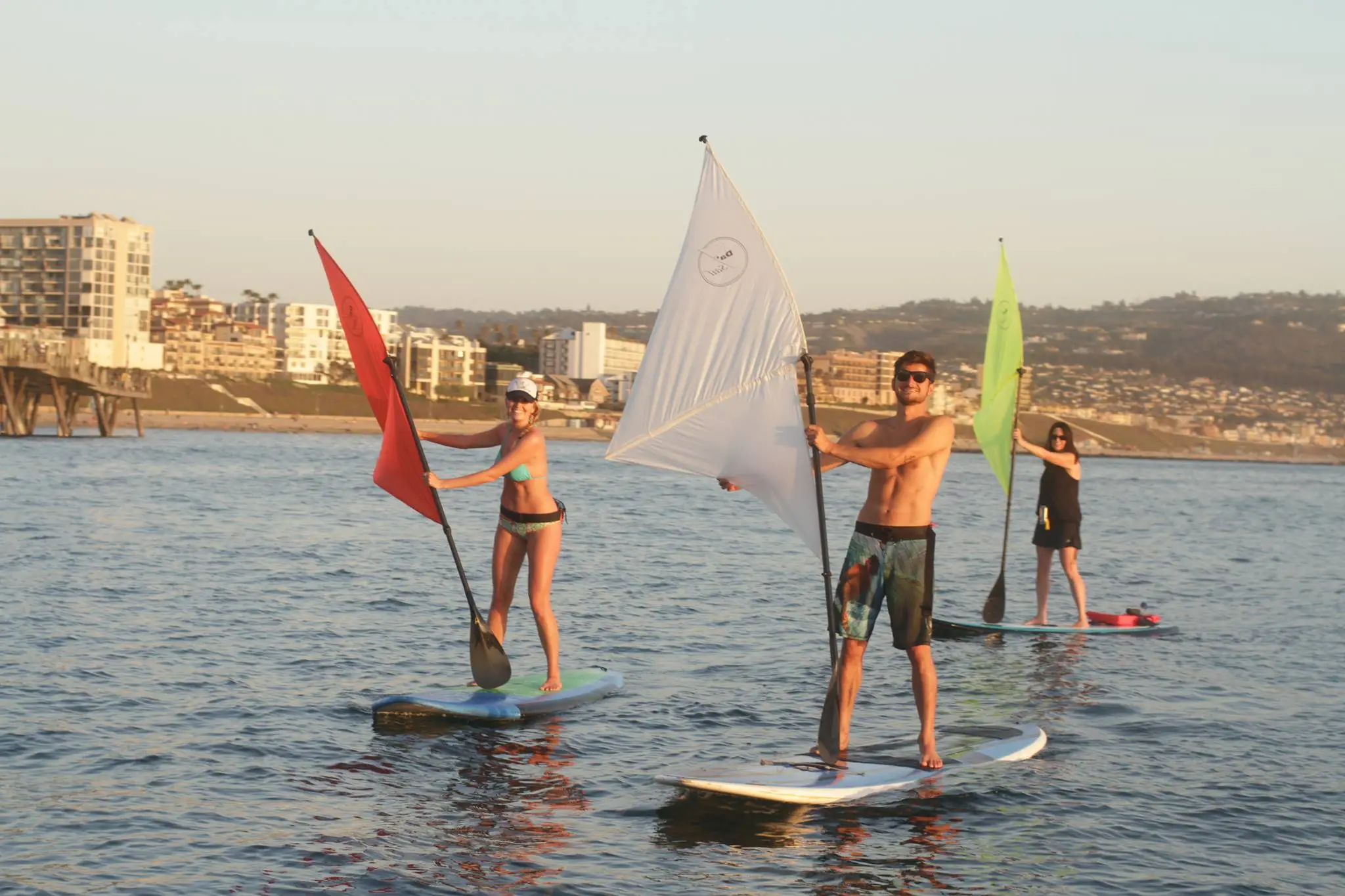 Several DaSail paddlers catch some wind