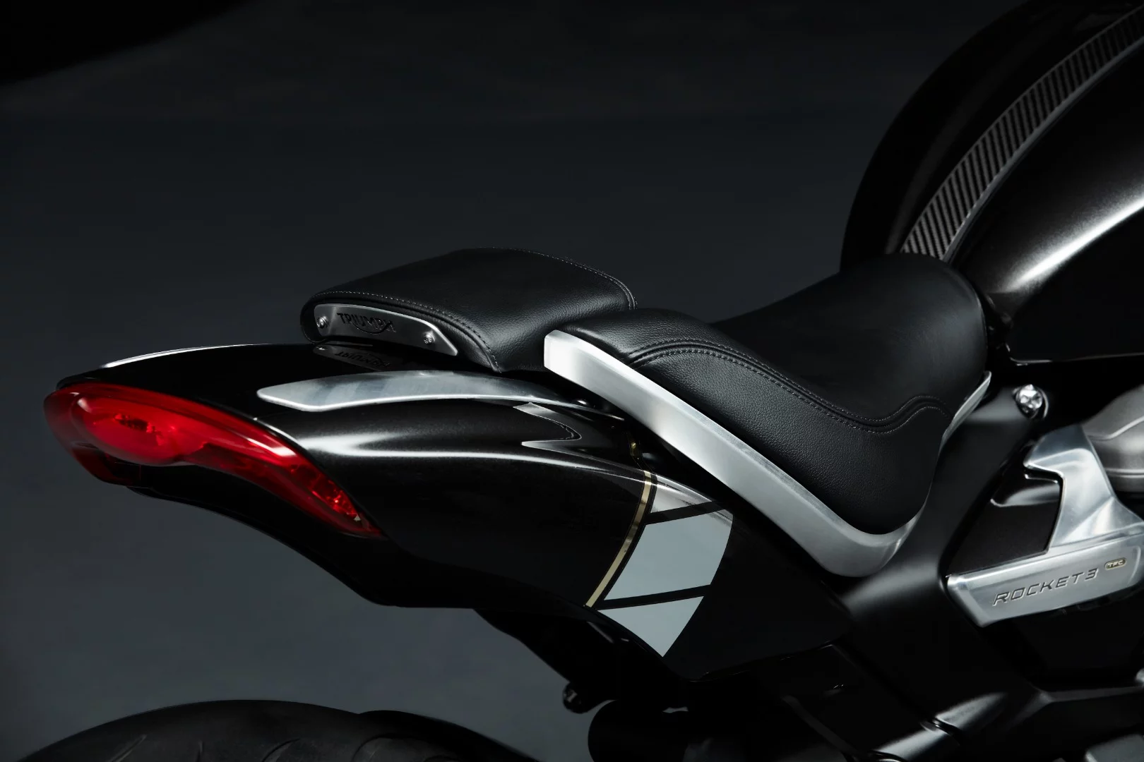 Solo seat unit