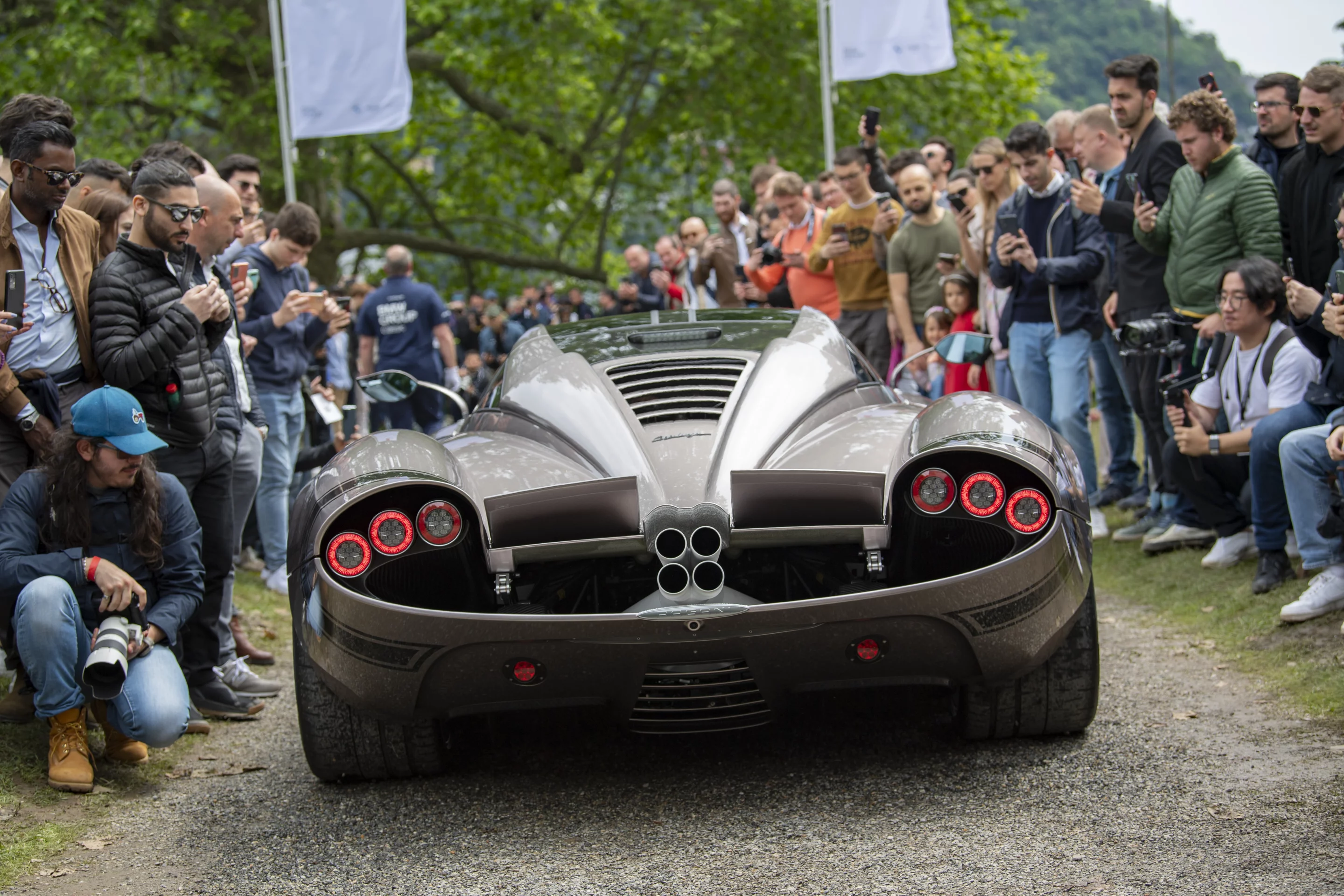 The Longtail Pagani Codalunga took out the Concorso d’Eleganza Design Award for Concept Cars & Prototypes this year, an award voted on by Public Referendum. Only five Codalungas will be produced, with a price tag of USD$7.36 million. The 6.0L twin-turbocharged V12 engine produces 840 horsepower and is mated to a 7-speed automatic transmission, giving the car a top speed of 230 mph and a 0-60 mph time of just 2.7 seconds.