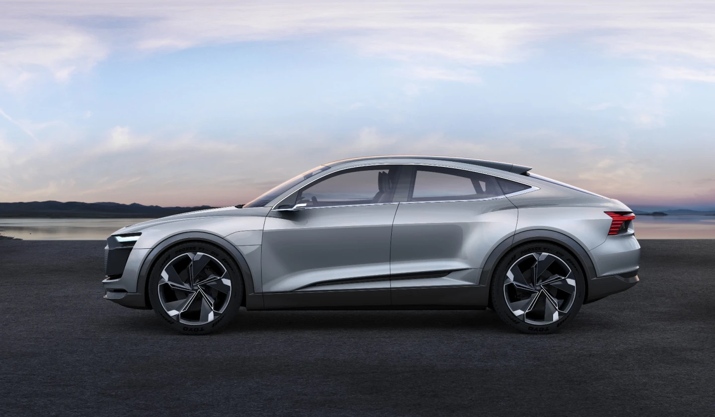 The e-tron Sportback looks fairly attractive from the side, but those big tires and lower edge trim make for a somewhat disjointed profile
