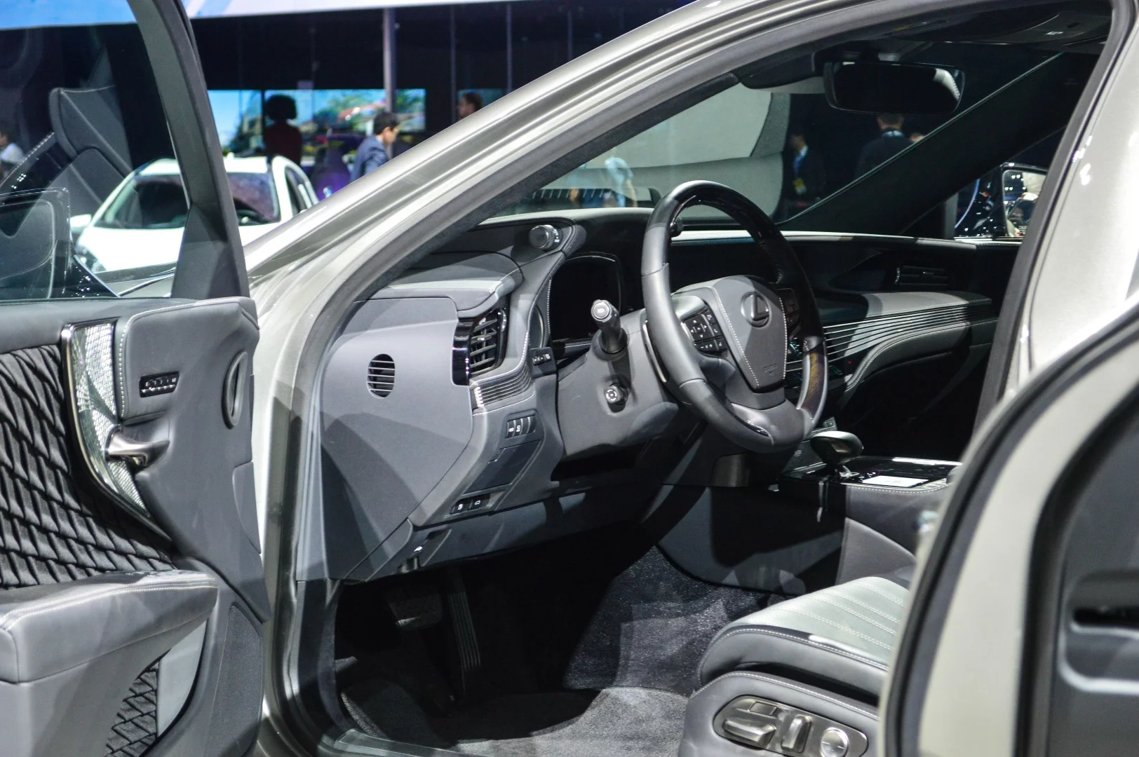 Inside the Lexus LS 500h