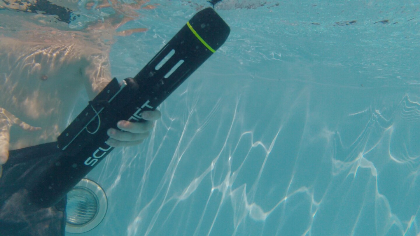 The Scubajet offers various mounts and a grab handle attachment