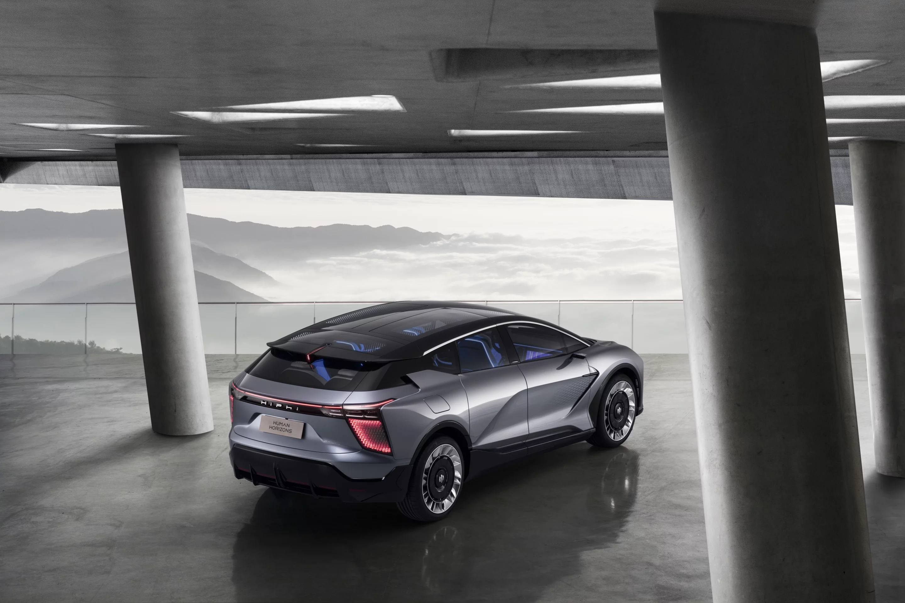 Rear wheel steering allows tight turning circles and comfrtable lane changes