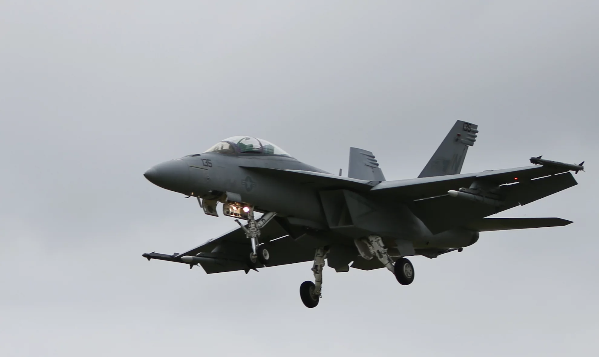 An F/A-18 Hornet comes in to land (Photo: Gizmag)